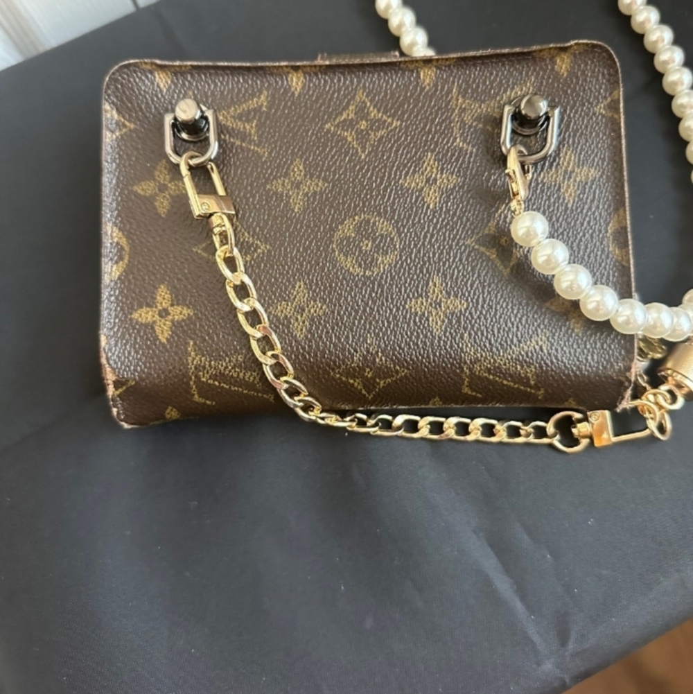 Louis Vuitton Monogram Zippy Crossbody Clutch Brown Leather Pearl & Gold Chain🎉 - Picture 9 of 11